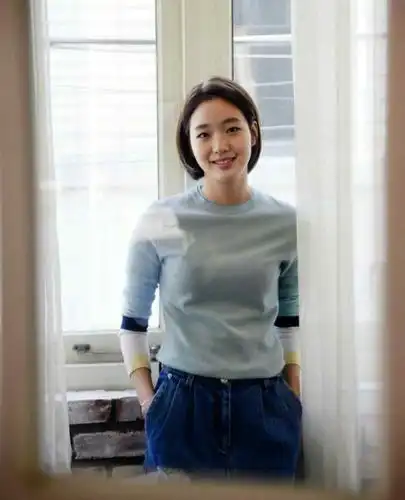 金高银唯美短发手机壁纸