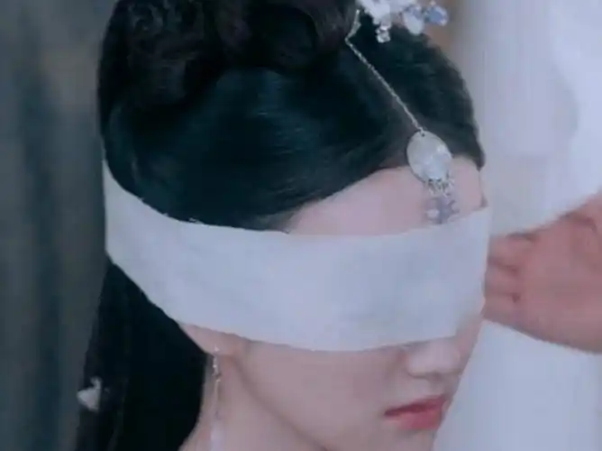 同是被挖双眼白浅唯美最后一个太尴尬你觉得谁白绫蒙眼最美