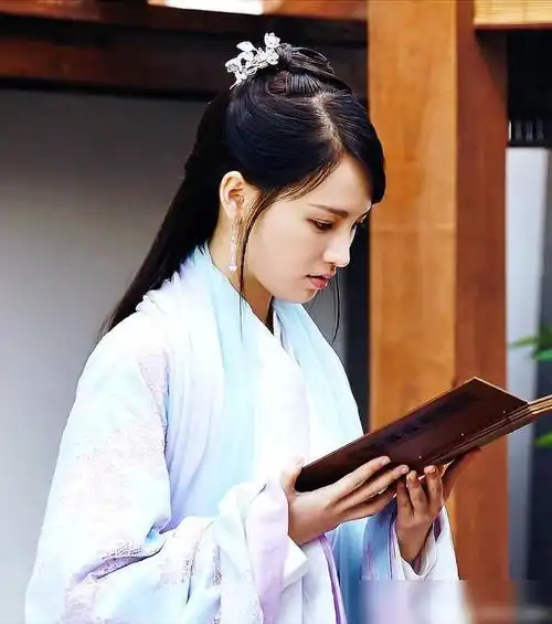 白发黄灿灿七个造型第一个最惊艳第七个最帅气