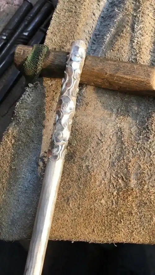 手工如意金箍棒制作中花纹的雕刻一定要仔细