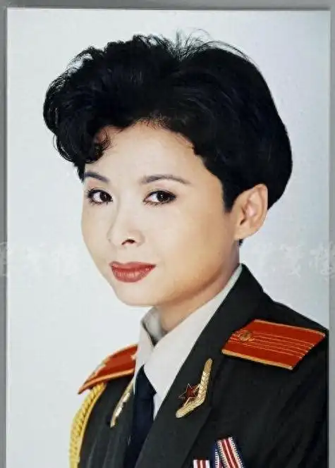 事实证明,这一次,消失20多年的董文华,已经走上另一条人生大道