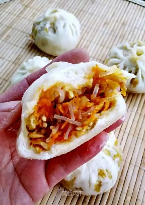 胡萝卜粉丝包