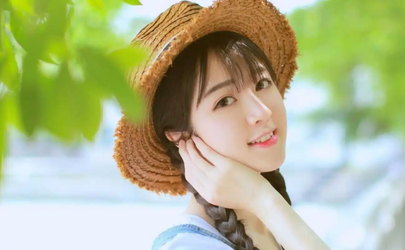 女人拥有6个特质:善解人意,有活力,有智慧,有爱心,有正能量和有独立性