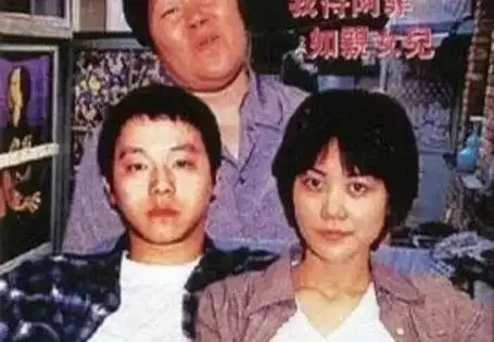 王菲前夫窦唯现状曝光开小电炉吃路边摊不修边幅却住北京豪宅