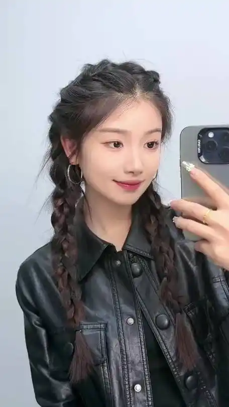 时尚减龄,长发姐妹动手试试看#编发教程#999款经典发型的微博视频