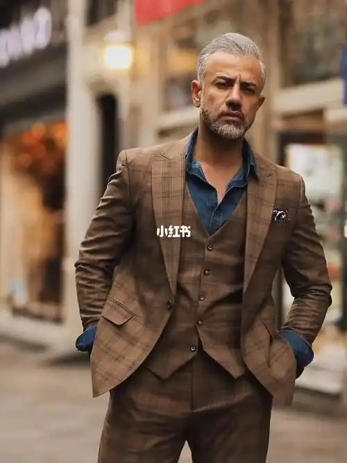 帅到极点的格子正装大叔