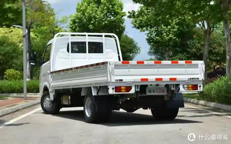 五菱货车系列开启购车优惠燃油车型最高补贴6000元加购置税减半