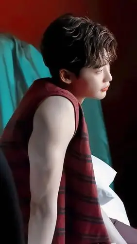 手机壁纸李钟硕