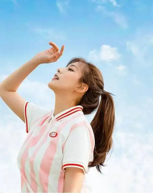 女神鉴赏第8期:唯爱足球的女团甜心吴夏荣|韩国女团|mr.chu_网易订阅