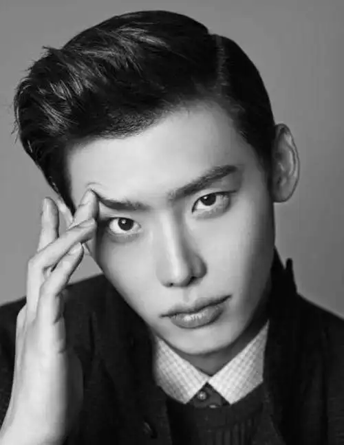 (最近吴亦凡负面新闻缠身,凡凡挺住!) 3,李钟硕