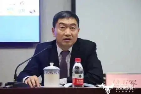 近日,光大银行发布公告称,光大银行执行董事,副行长姚仲友因工作调整