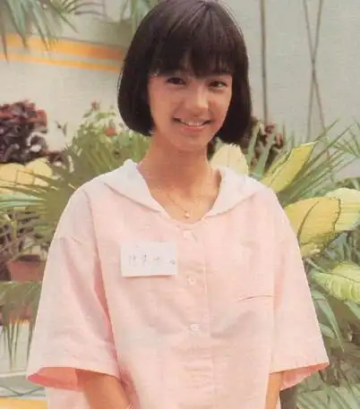 【图】网友晒陈慧娴年轻照片 赞如今笑容未变仍似顽童