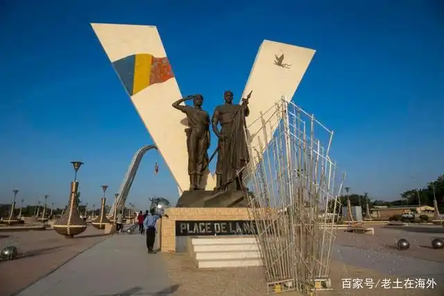 目前统计有2千左右的中国人居住在乍得,主要分布在首都恩贾梅纳和南部