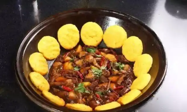 风靡一时的东北铁锅炖大鹅,为啥"火不动"?