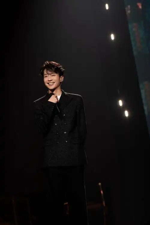 张栋梁第21个故事巡回演唱会成都站