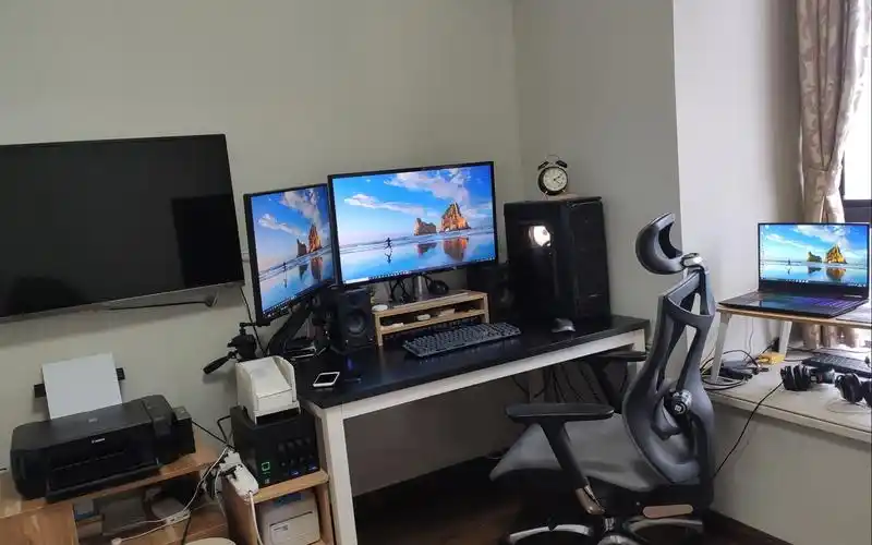 一个实用主义者的房间电脑桌面布局一览没有高大上没有强迫症