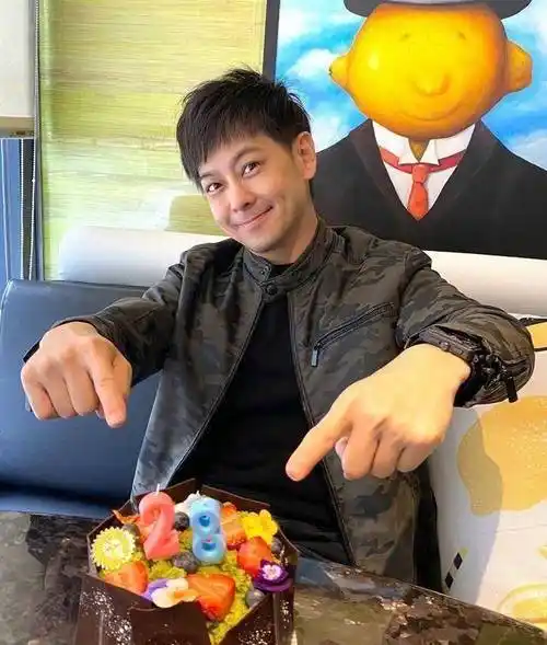 46岁的不老男神,林志颖出道28年分享美照,2个亮点是否注意到_容貌