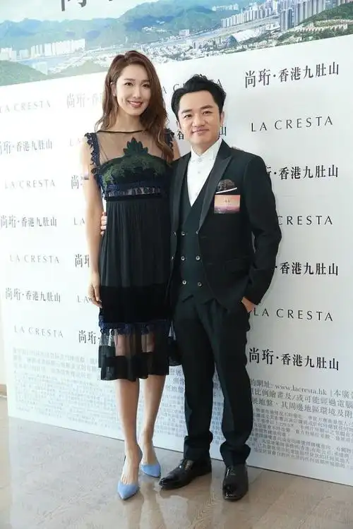 12cm身高差不影响恩爱王祖蓝李亚男穿搭真般配挺显气质