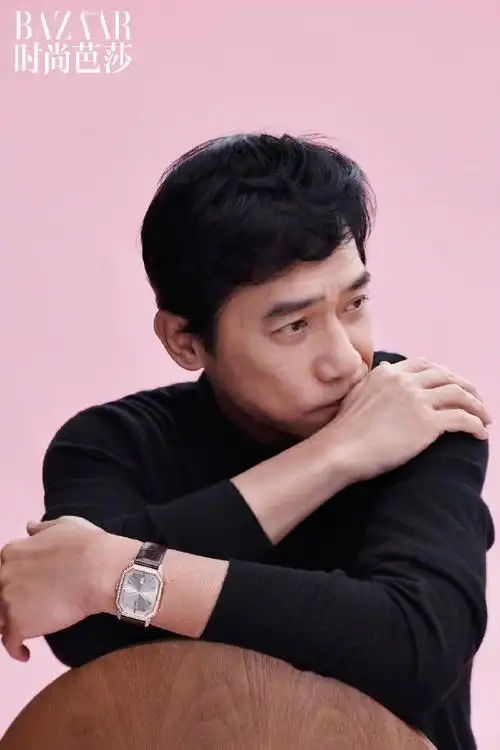 梁朝伟时尚芭莎封面##梁朝伟黑白生活感大片