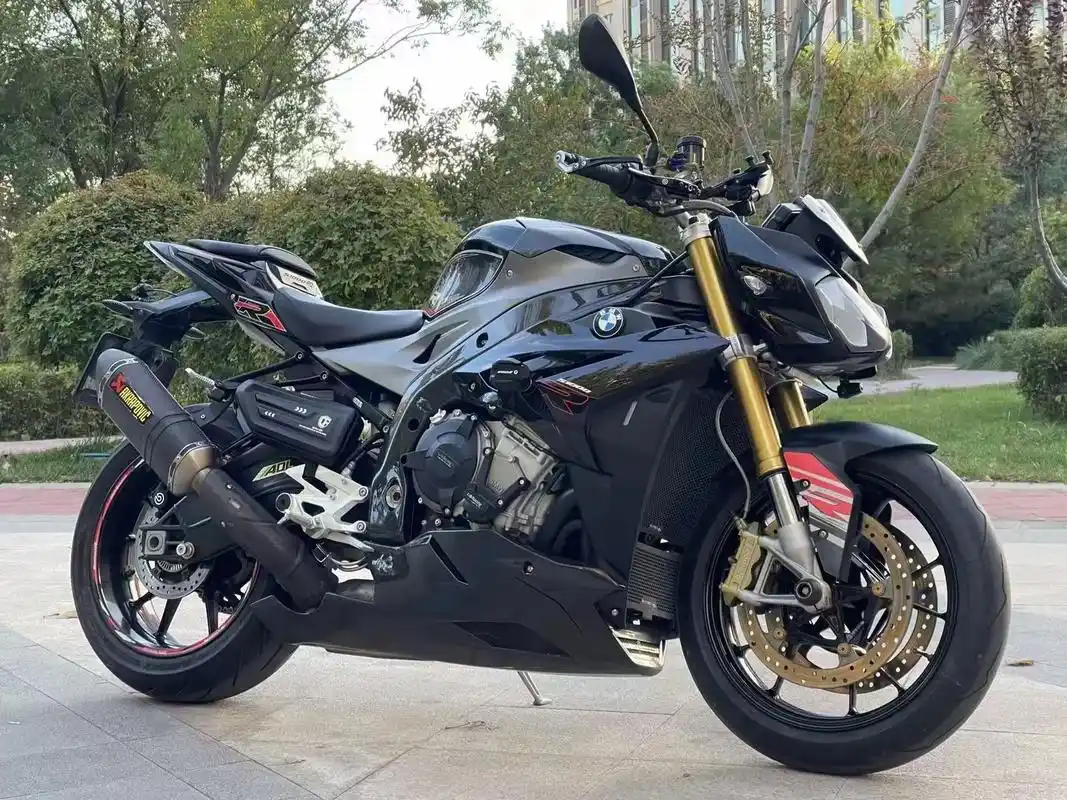 宝马  s1000r.出售2016年5月份宝马s1000r  - 抖音