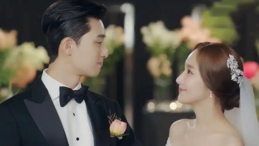 收视剧女王翻车,男友诈骗100万?_朴敏英_恋情_李敏镐