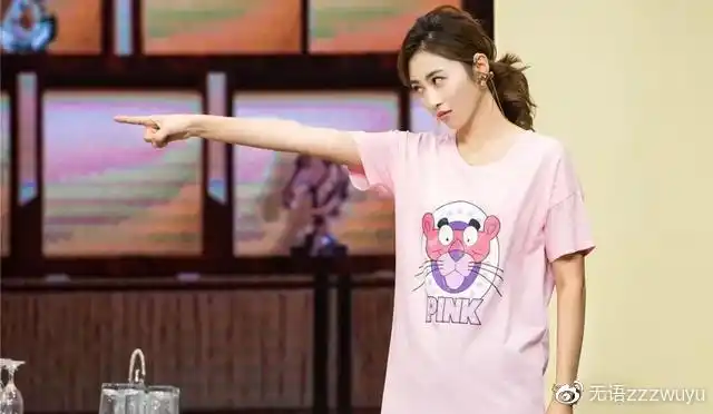 身高174喜剧舞台第一大美腿韩云云绝非浪得虚名