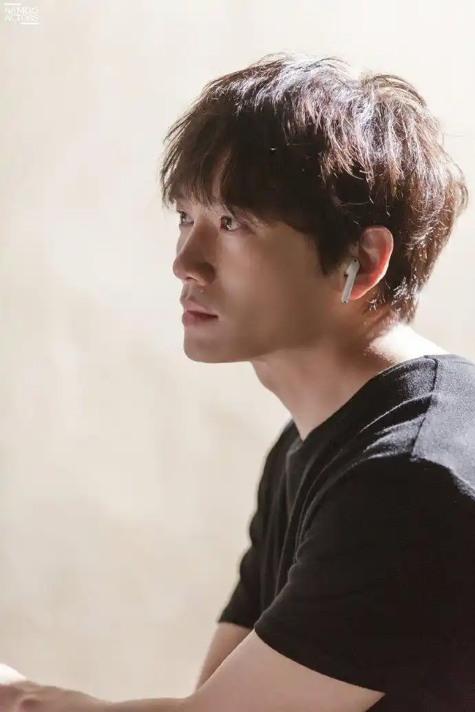 池晟~#百变演员池晟#~医生耀汉【图片】@namooactors