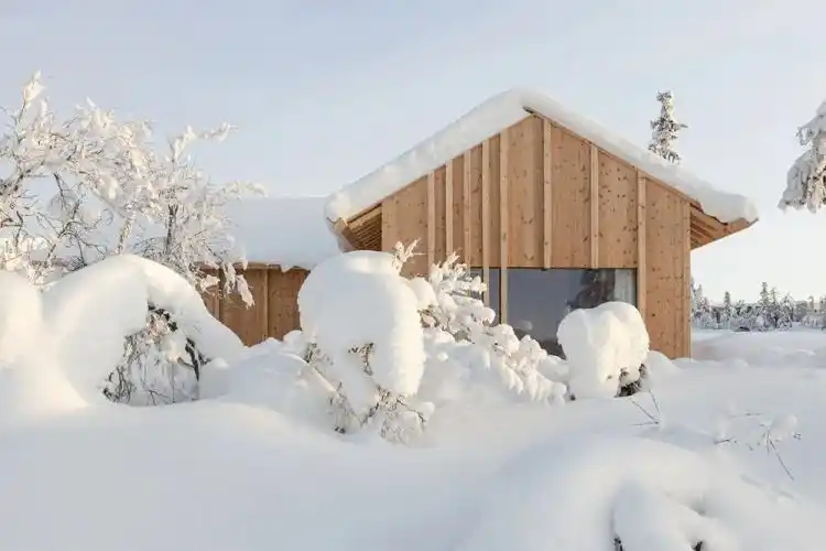 呈现出极致自然质感的北欧小屋