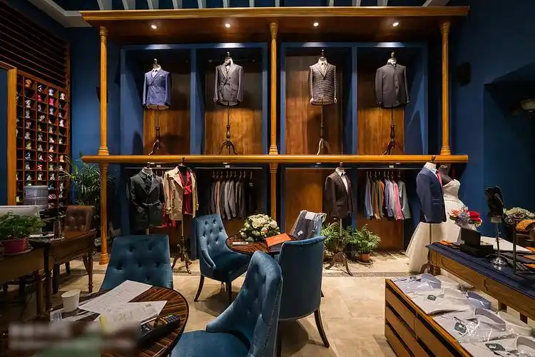 麦梯定制服装男装西装店无锡华莱坞门店装修