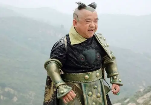 他身高1米2成著名矮星,北漂10年娶4个老婆,如今成国家一级演员