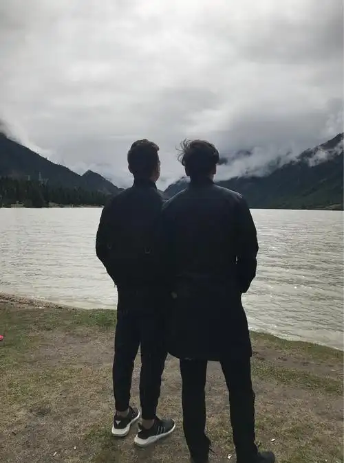 这两个男生比较喜欢