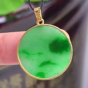 新款18k金镶嵌冰糯种飘翠绿色圆形素面无事牌小吊坠鉴定天然a翡翠