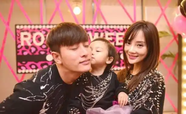 贾乃亮李小璐复合都没确定就拿心中伤痛玩梗为了热度真挺拼的