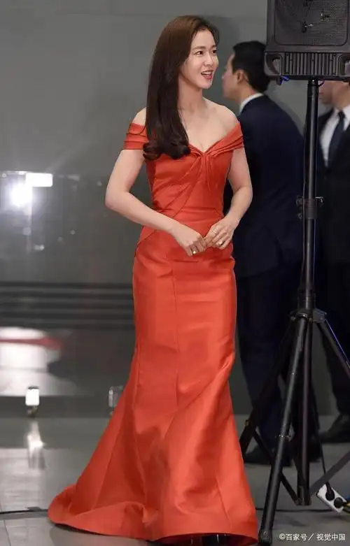 来看看韩国青龙电视大赏红毯吧