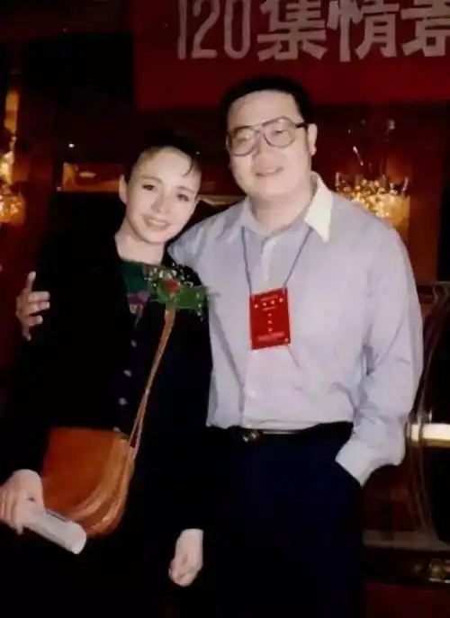 宋丹丹公开承认婚内不忠诚:"我嫁了一个人渣,还生了一个废物!
