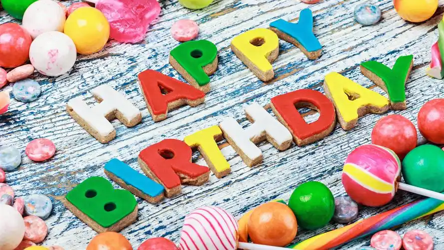 壁纸 生日快乐,饼干,糖果 5120x2880 uhd 5k 高清壁纸, 图片, 照片