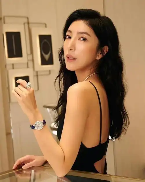 台湾省第一美女杨谨华的性感美照|大s|小麦色_网易订阅