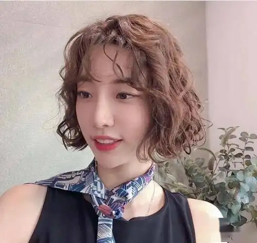 减龄短发烫好打理懒人首选