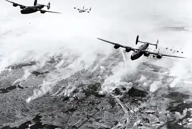 1945年的东京大轰炸有多恐怖?河水沸腾蒸发,人被烧成焦炭!