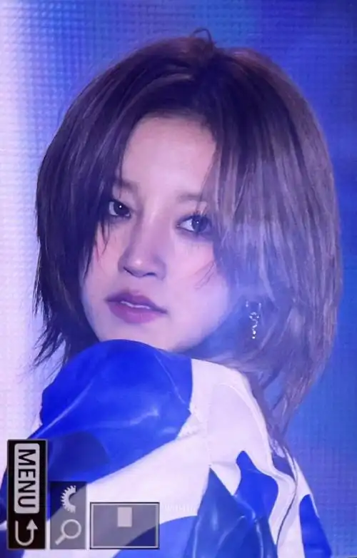 宋雨琦改编灰色轨迹国语版##宋雨琦赛车服短发造型