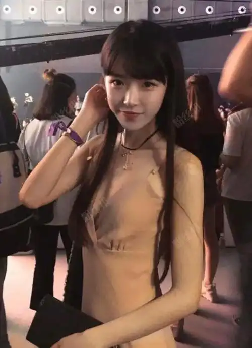 网红aj女孩半藏森林资料简介小起女神为什么凉了