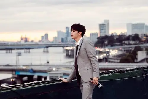 陆星材,欢迎继续关注美桌网win4000                    优质壁纸图片