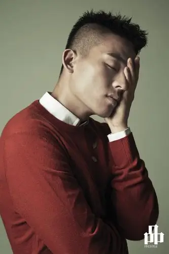 欧豪首登海外时尚杂志封面 造型自由随性