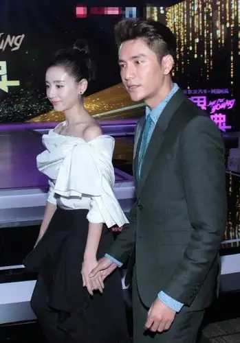 原创董洁与陈坤全程手牵手出席活动恋情坐实网友一切皆有可能