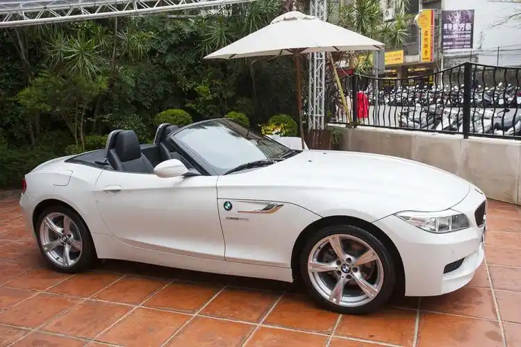 全新bmw z4硬顶敞篷跑车 魅力上市