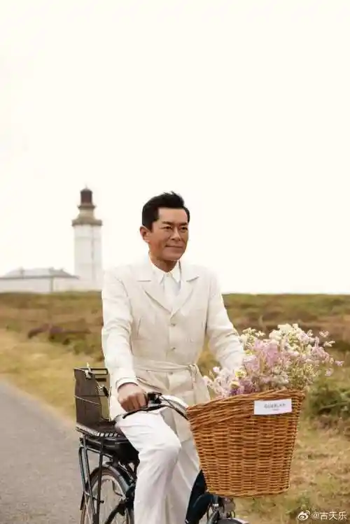 关注古天乐的网友都知道,他最近前往马来西亚拍摄新电影,想来工作的