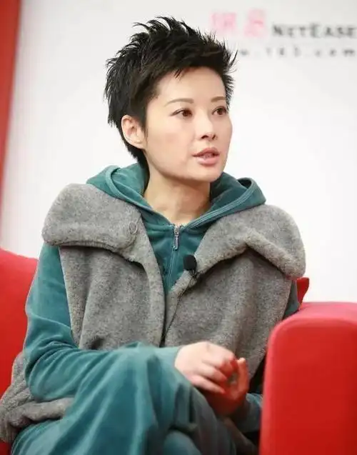 回顾一个让人唏嘘的传闻,袁立精神失常了?本人回应道出实情