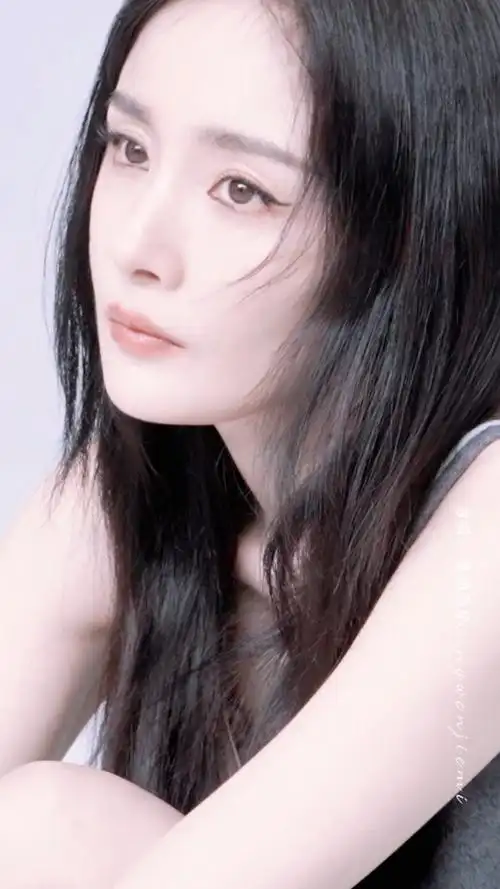 杨幂t杂志花絮竖屏