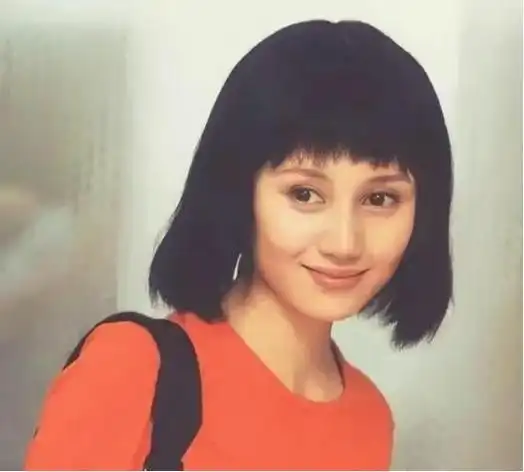 尽管袁世明希望女儿袁泉能在体校成为"乒乓小将",但现实却并不如人意.