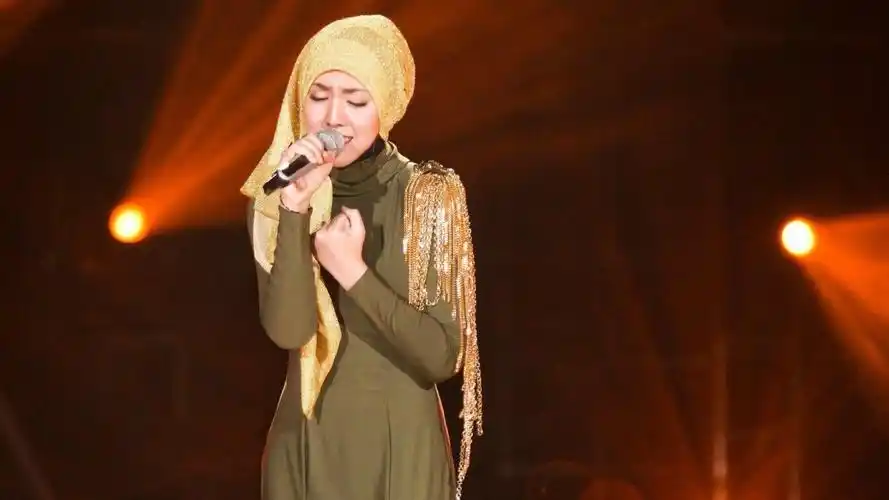 洋葱 (live) - 茜拉 (shila amzah)【原唱:杨宗纬】